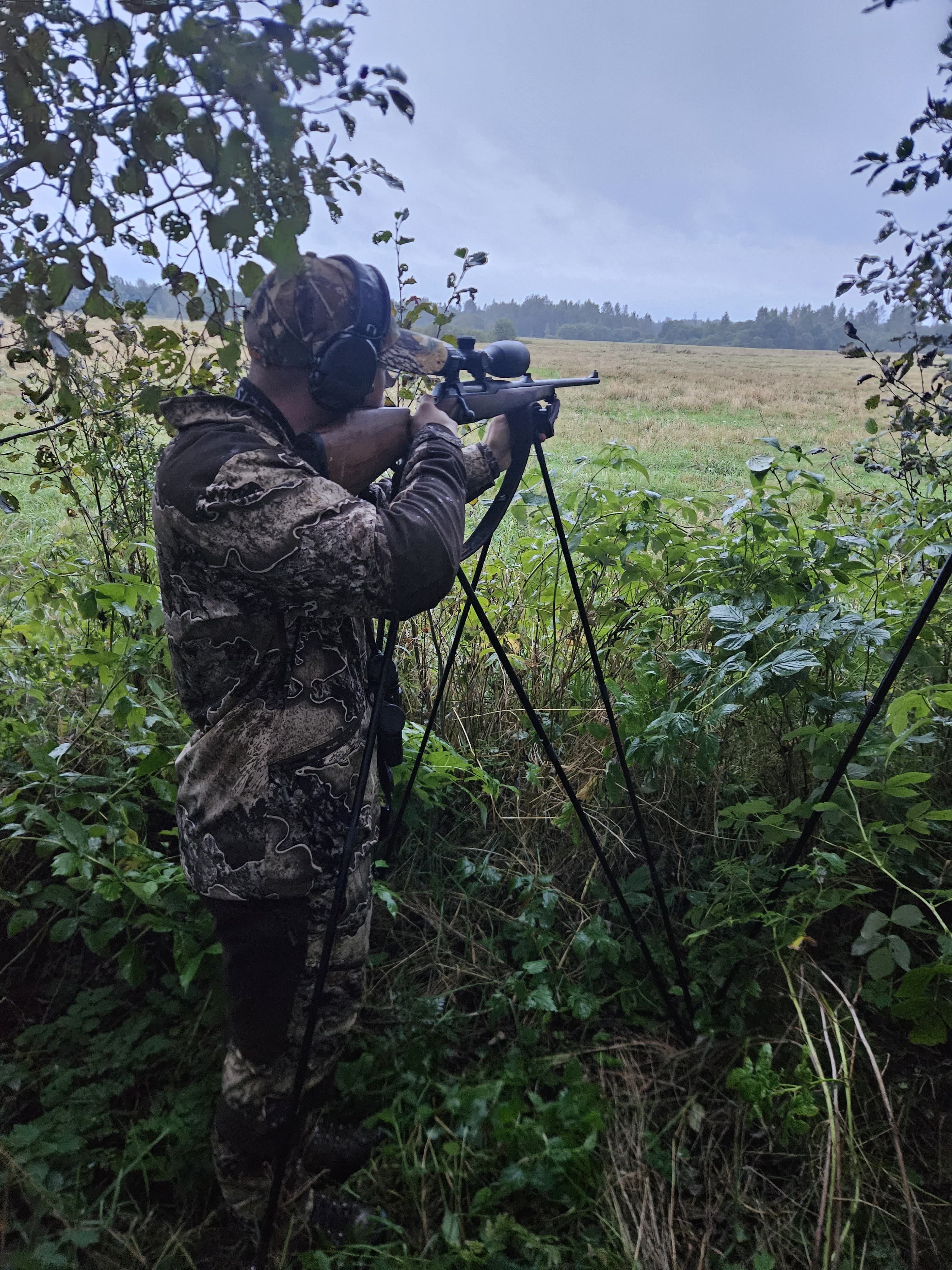 Jäger bei der Jagd in der Natur